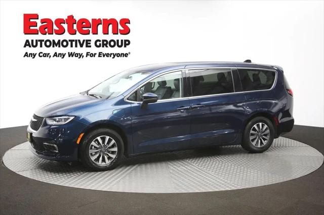 2023 Chrysler Pacifica Hybrid Touring L