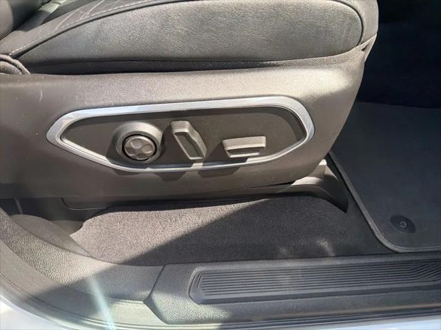 2023 Jeep Wagoneer Series II Carbide 4x4