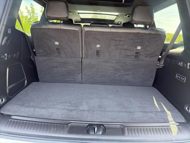 2023 Jeep Wagoneer Series II Carbide 4x4