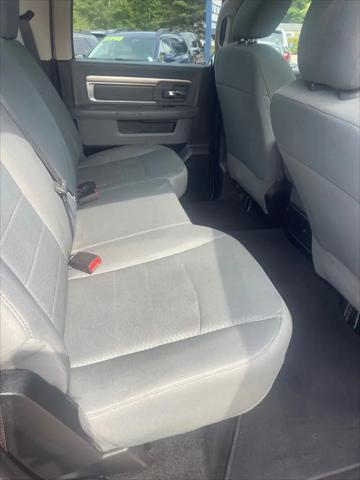 2017 Ram 1500 SLT Crew Cab 4x4 64 Box
