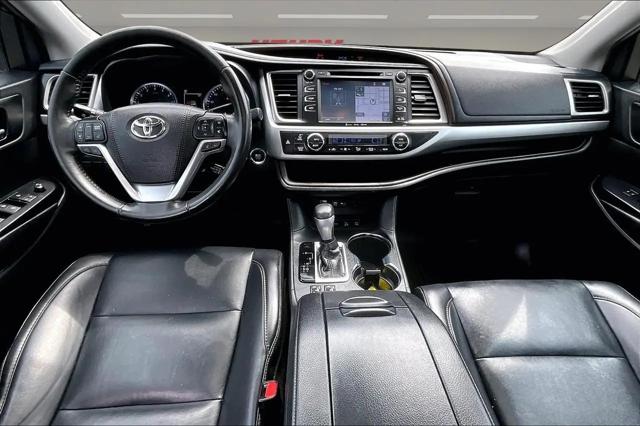 2019 Toyota Highlander SE