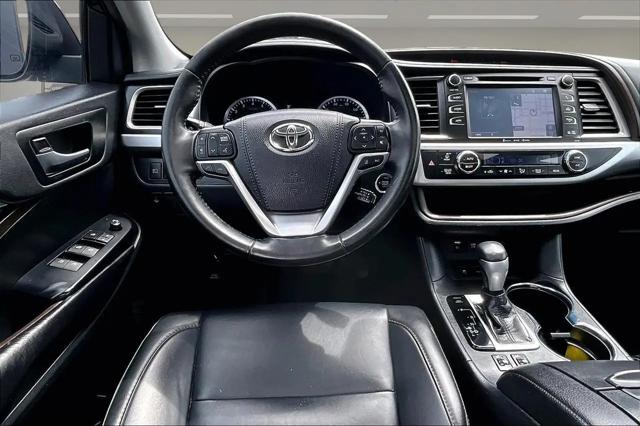 2019 Toyota Highlander SE