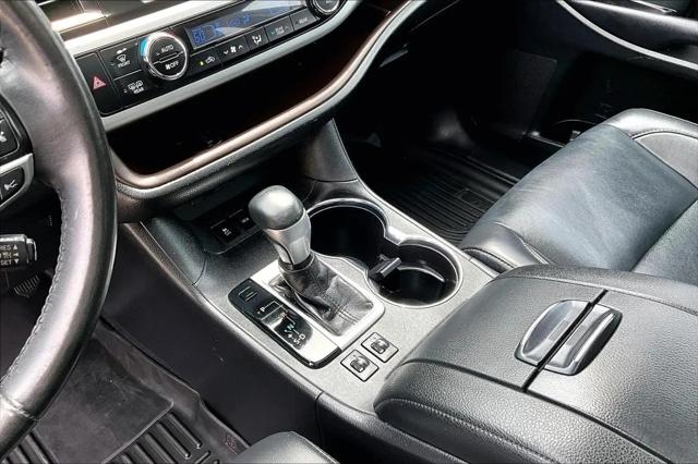 2019 Toyota Highlander SE
