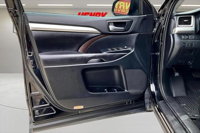 2019 Toyota Highlander SE