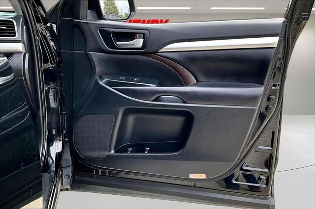 2019 Toyota Highlander SE