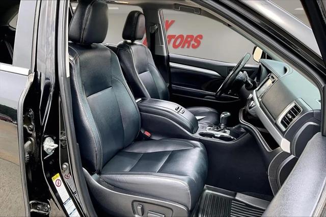 2019 Toyota Highlander SE
