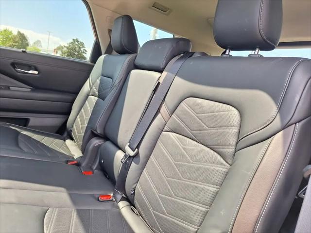 2023 Nissan Pathfinder Platinum 4WD