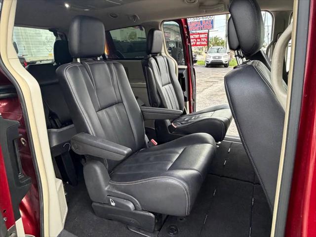 2014 Chrysler Town & Country Touring