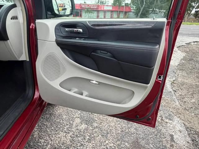 2014 Chrysler Town & Country Touring