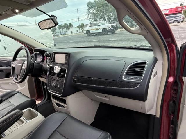 2014 Chrysler Town & Country Touring