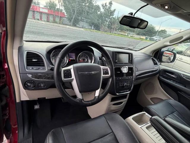 2014 Chrysler Town & Country Touring