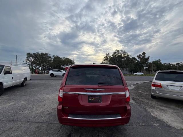 2014 Chrysler Town & Country Touring