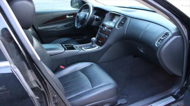 2016 INFINITI QX50 Standard