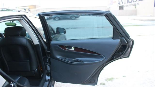 2016 INFINITI QX50 Standard