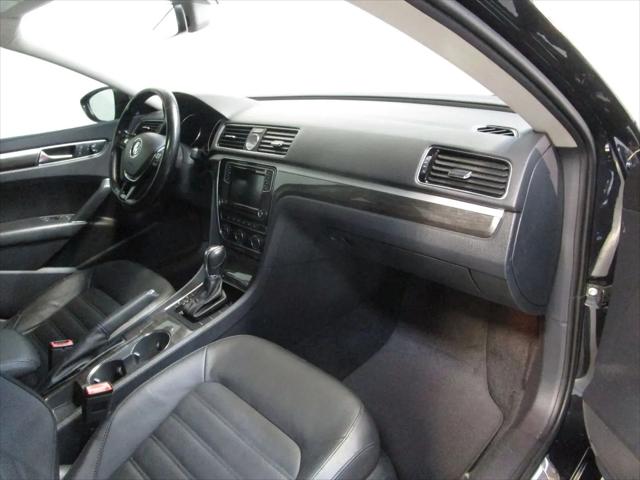 2017 Volkswagen Passat 1.8T SEL Premium