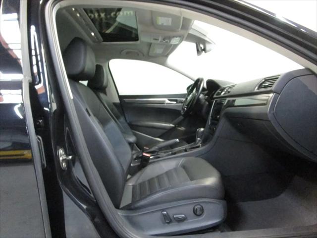 2017 Volkswagen Passat 1.8T SEL Premium