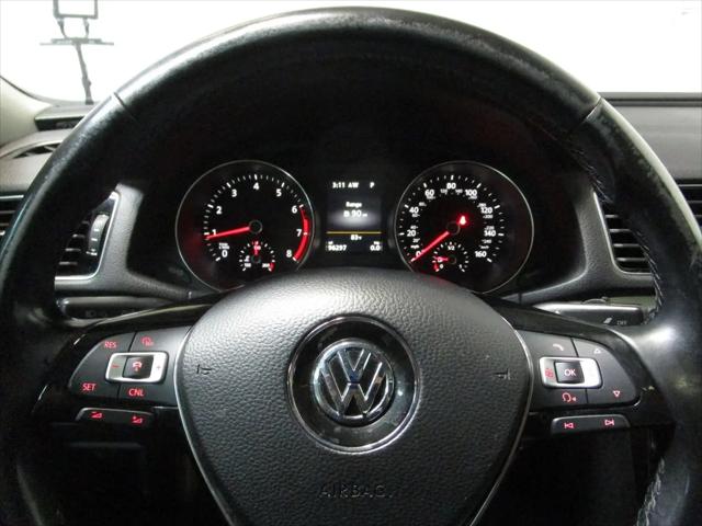 2017 Volkswagen Passat 1.8T SEL Premium