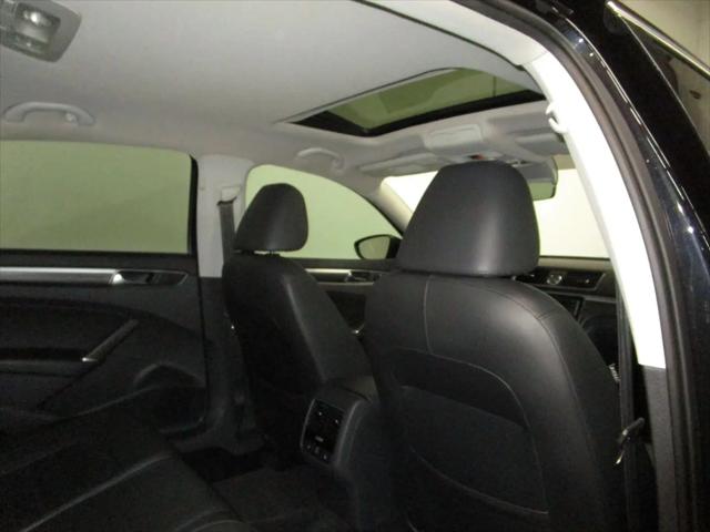 2017 Volkswagen Passat 1.8T SEL Premium