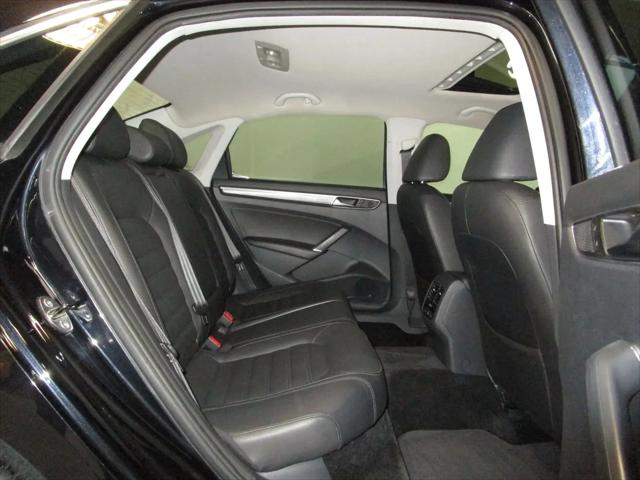2017 Volkswagen Passat 1.8T SEL Premium