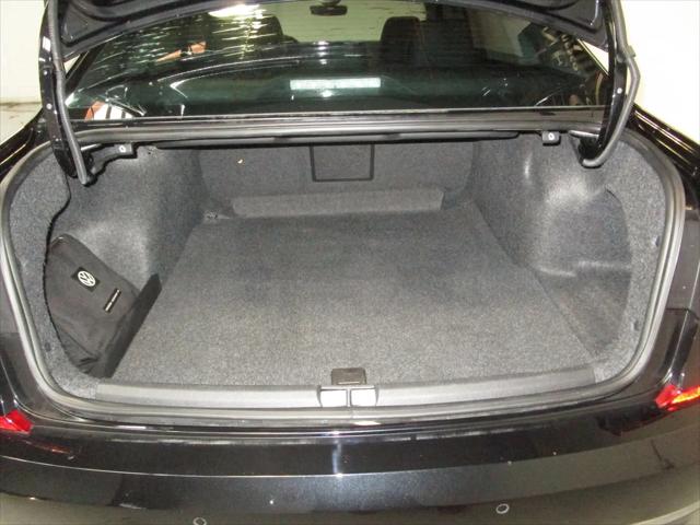 2017 Volkswagen Passat 1.8T SEL Premium