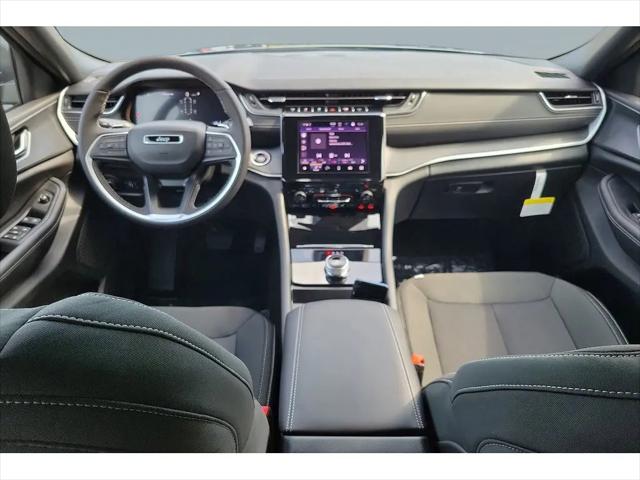 2026 Jeep Grand Cherokee L Altitude 4x2