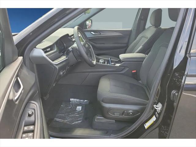 2026 Jeep Grand Cherokee L Altitude 4x2