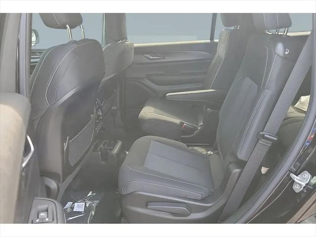 2026 Jeep Grand Cherokee L Altitude 4x2