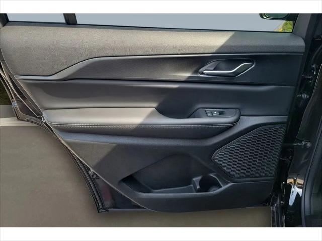 2026 Jeep Grand Cherokee L Altitude 4x2