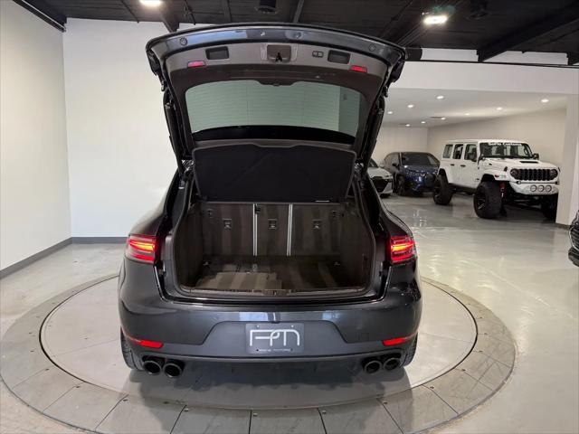 2021 Porsche Macan Macan