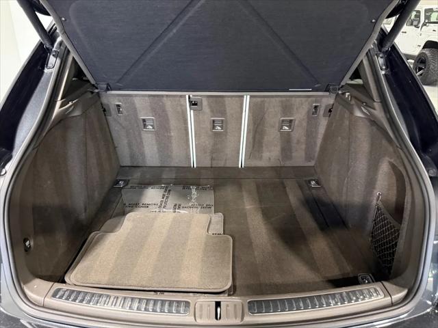 2021 Porsche Macan Macan