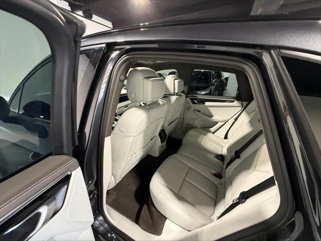 2021 Porsche Macan Macan