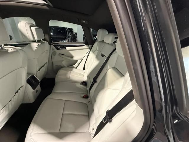 2021 Porsche Macan Macan