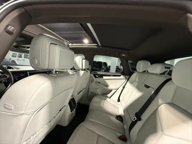 2021 Porsche Macan Macan