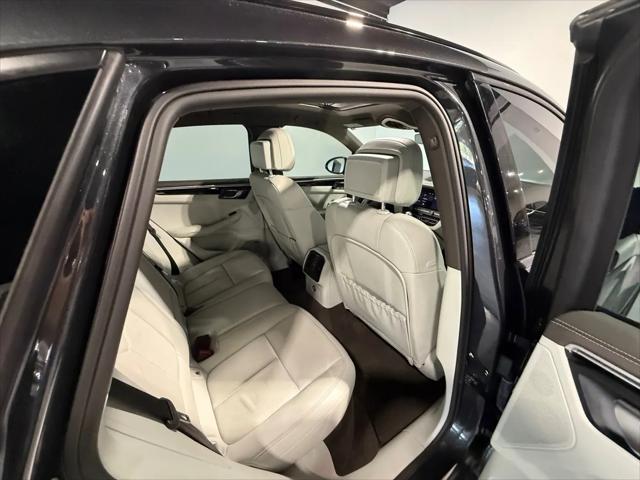 2021 Porsche Macan Macan