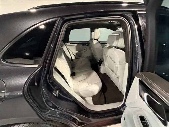 2021 Porsche Macan Macan