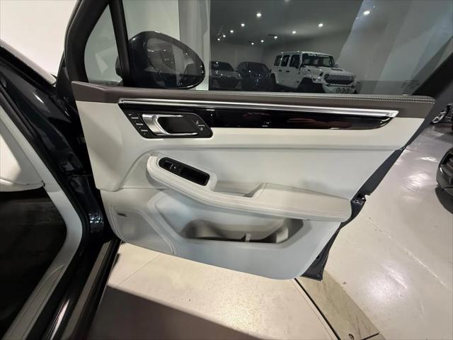 2021 Porsche Macan Macan