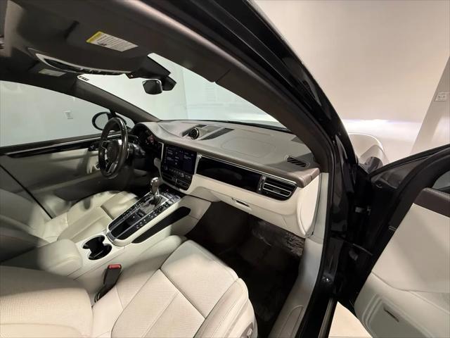 2021 Porsche Macan Macan