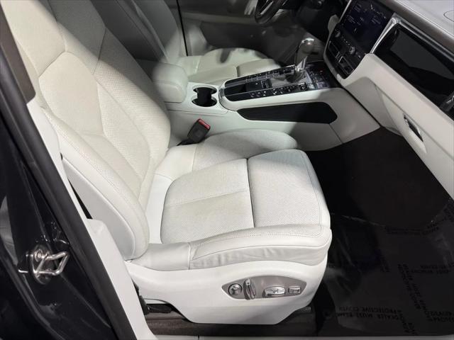 2021 Porsche Macan Macan