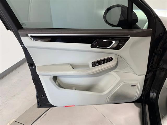 2021 Porsche Macan Macan