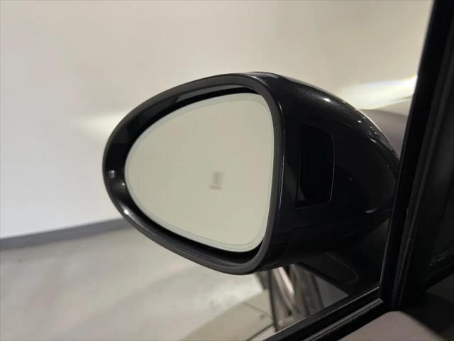 2021 Porsche Macan Macan
