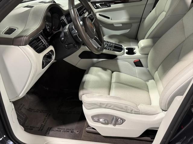 2021 Porsche Macan Macan