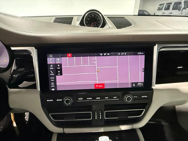 2021 Porsche Macan Macan