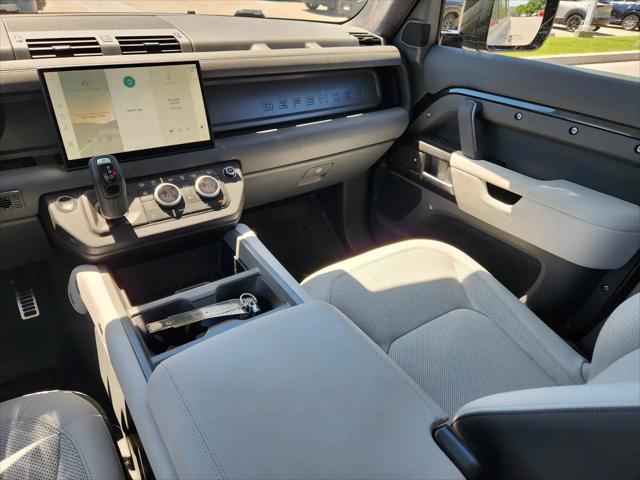 2025 Land Rover Defender 130 P500 V8
