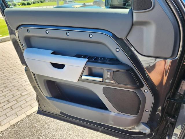 2025 Land Rover Defender 130 P500 V8