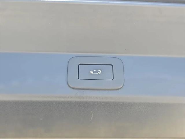 2025 Land Rover Range Rover Sport P360 SE