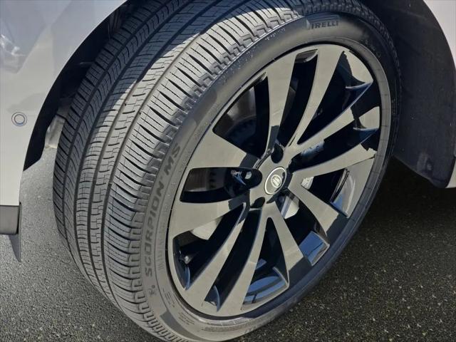 2025 Land Rover Range Rover Sport P360 SE
