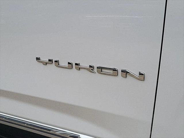 2023 GMC Yukon XL 4WD SLT