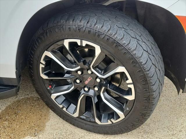 2023 GMC Yukon XL 4WD SLT