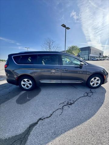 2017 Chrysler Pacifica Touring-L Plus