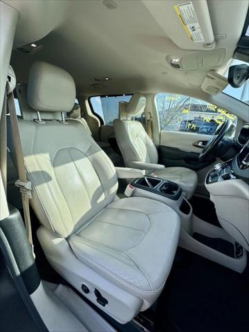 2017 Chrysler Pacifica Touring-L Plus